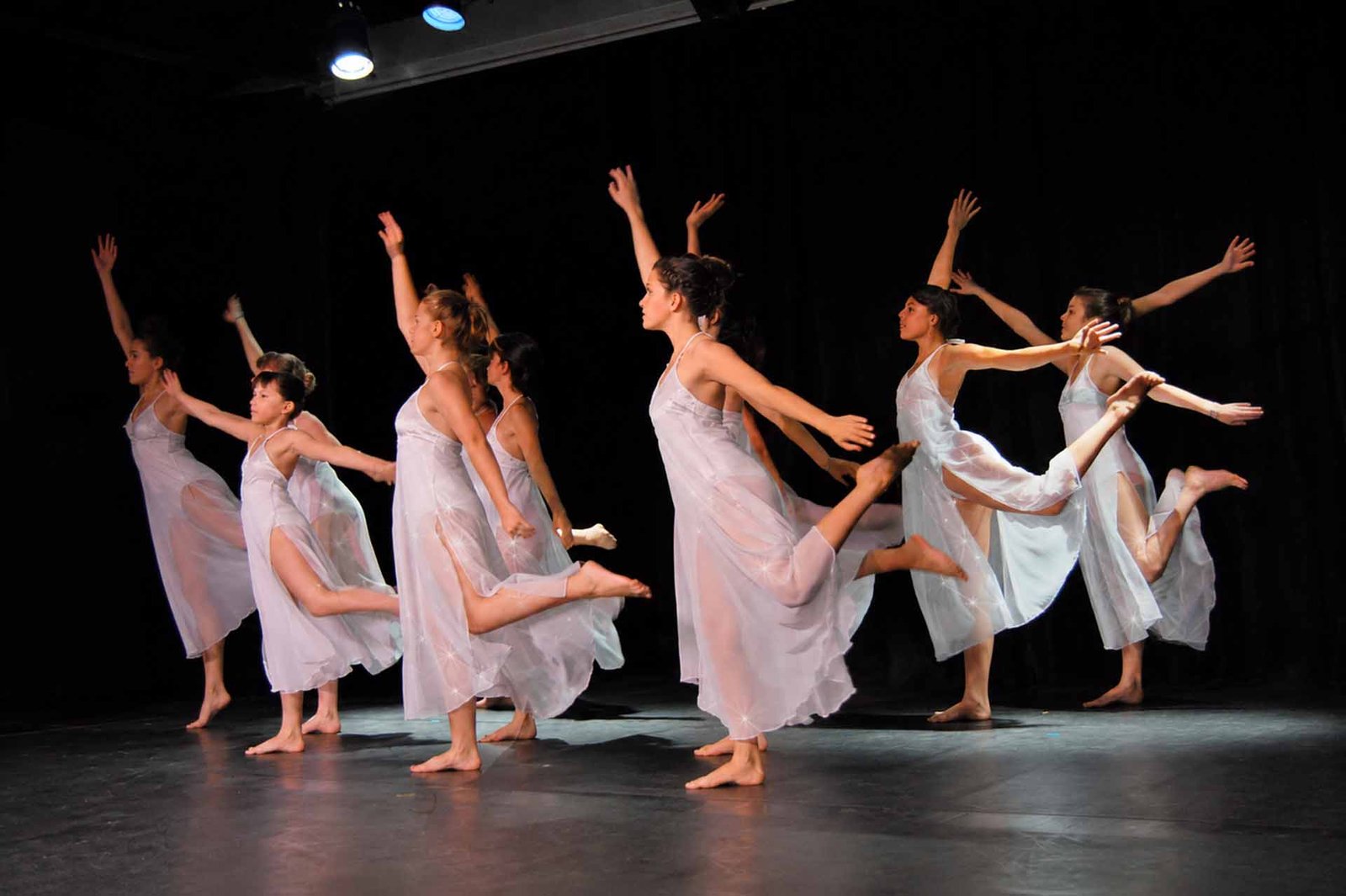 école-de-dans-à-l-union-un-groupe-danseurs_les-saisons-du-corps